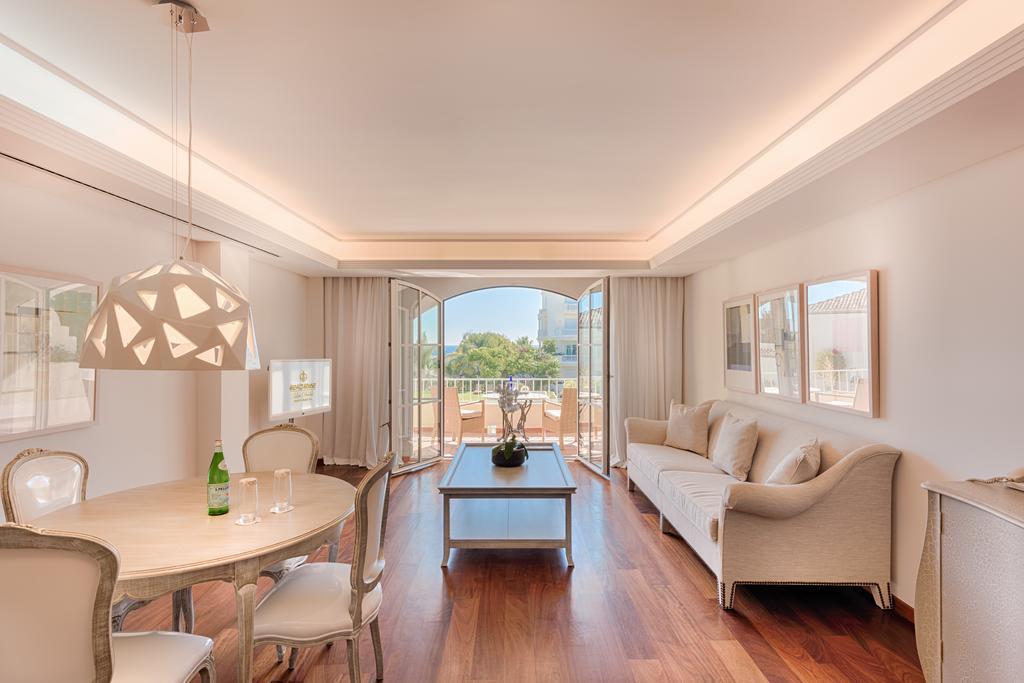 Las Dunas Suites & Apartments 에스테포나 객실 사진