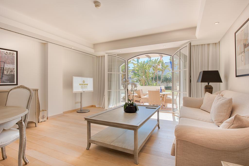 Las Dunas Suites & Apartments 에스테포나 객실 사진